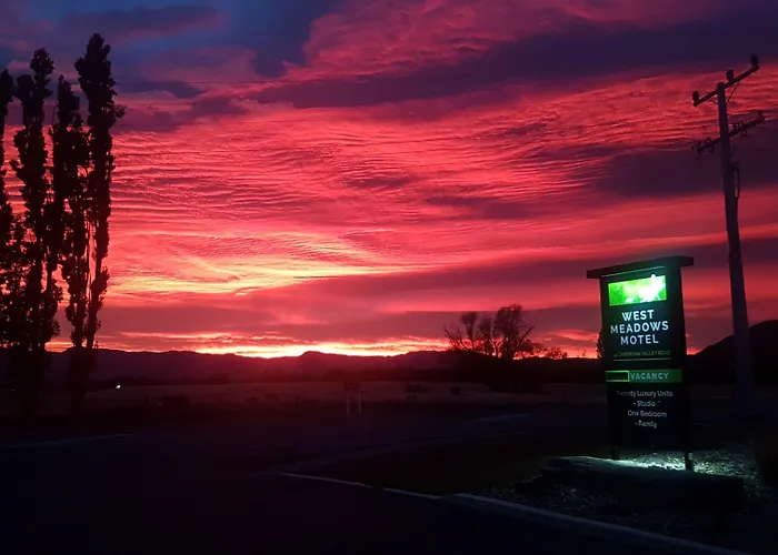 Motel West Meadows Of 3*